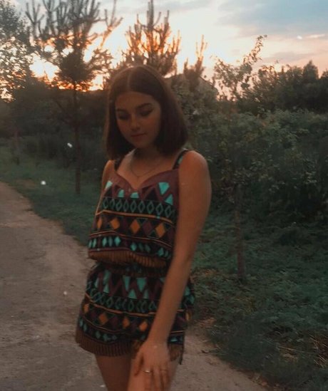 valya_ beautiful actress image