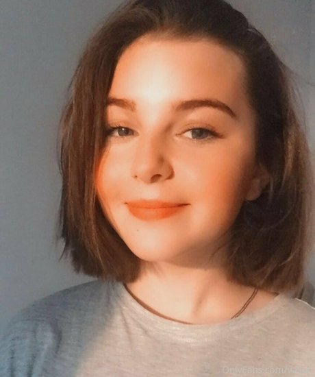 valya_ adult model photos