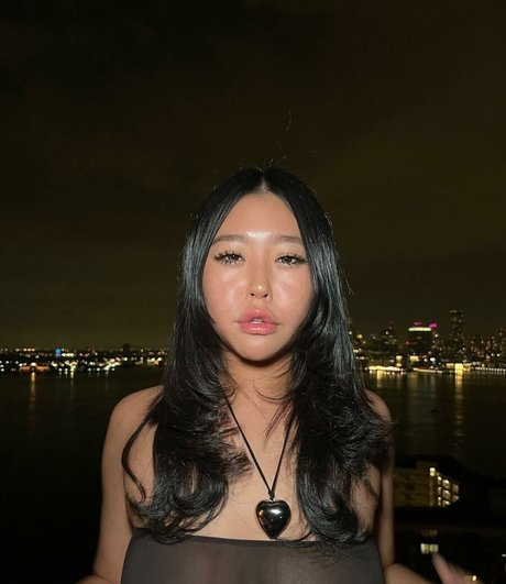 Madeline Jin model erotic photo