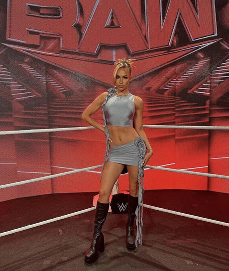 Maxxine Dupri sexy actress photo