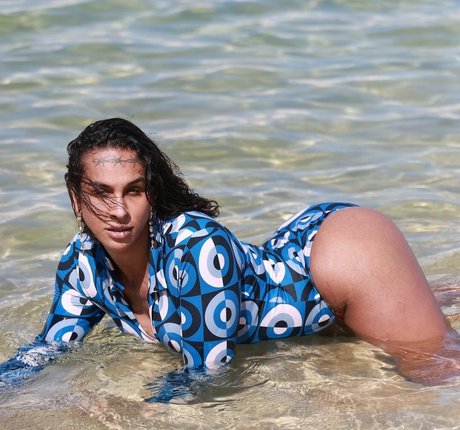 Linn Da Quebrada star naked photo