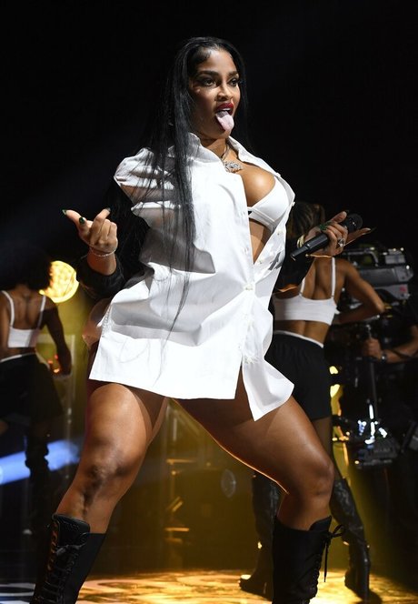 Joseline Hernandez model adult photos