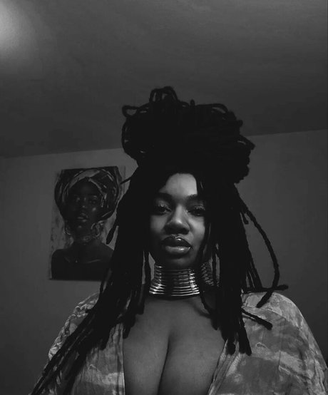 Locked Honey Princess pornstar exclusive image