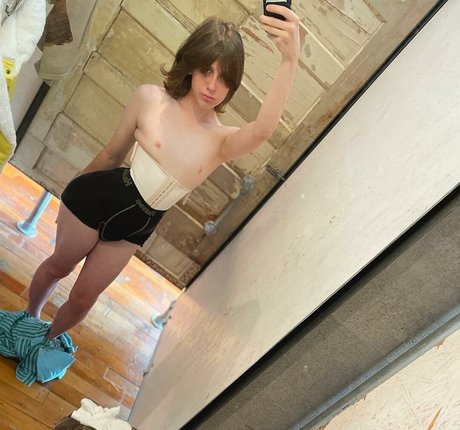 finnlewisxxx high quality actress img