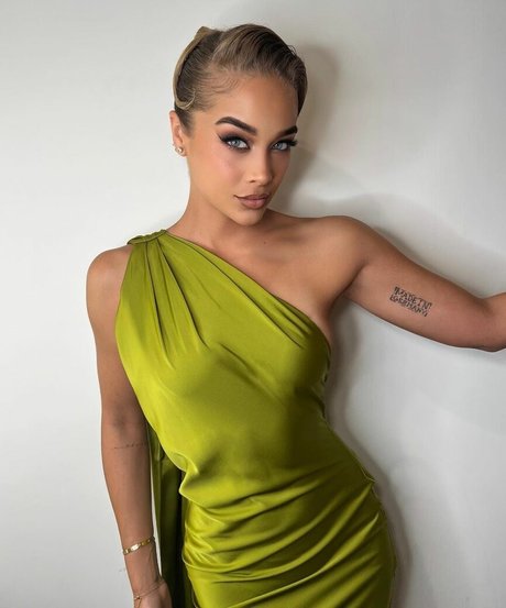Jasmine Sanders xxx actress pic
