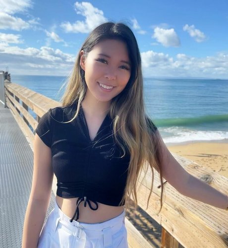 ExtraEmily star photos