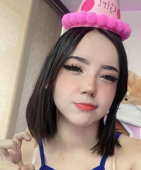 Itsmidna model free pictures