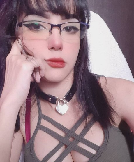 Itsmidna model sexy photo