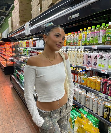 nicolemoreiraaa sexy model pics