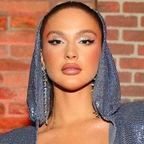 Oriola Marashi hd model photo