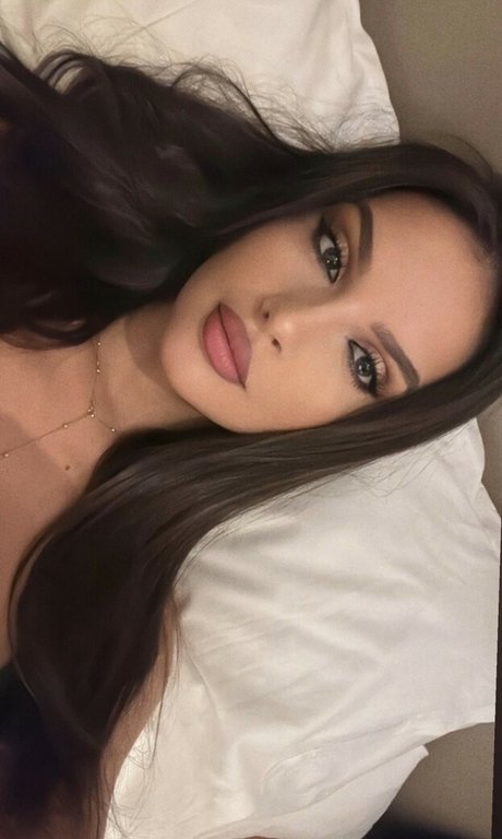 Oriola Marashi star pornographic image