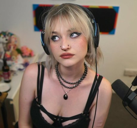 Nihachu star naked images