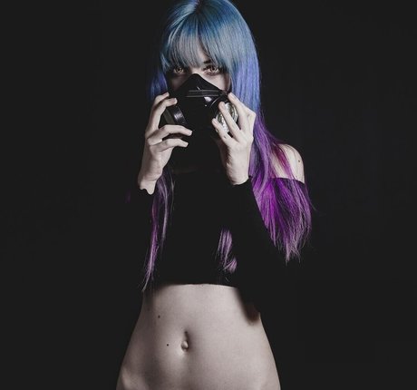 Aldreann nudes model pics