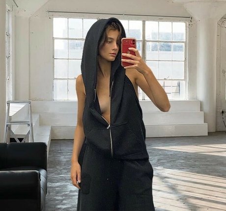 Bec Lauder model pornographic gallery