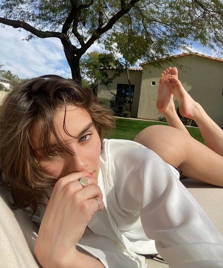 Bec Lauder erotic actress pics