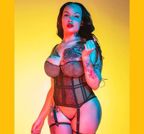 Sara Gold high quality star photos