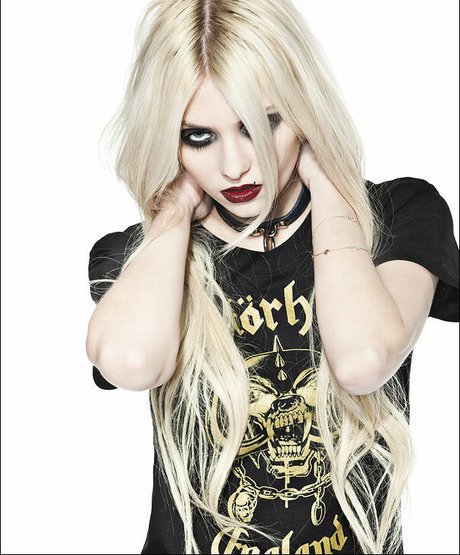 Taylor Momsen nude star image