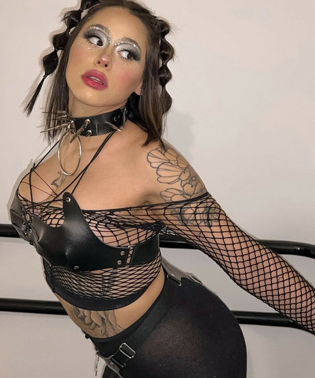 Thufy high quality actress picture