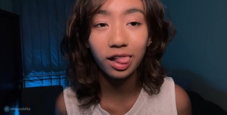 Moon Blitz Asmr model hot picture