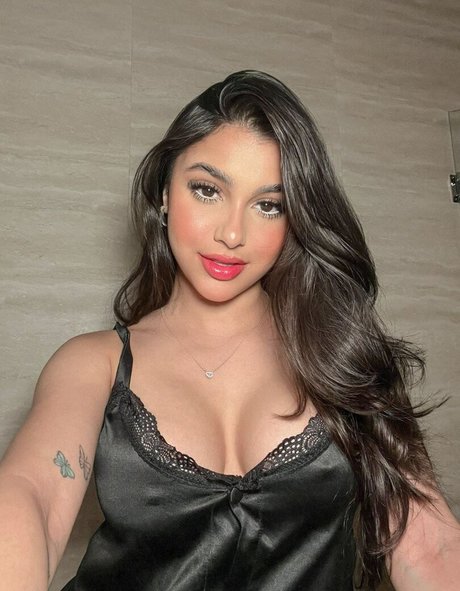 Valeria Carruyo star exclusive galleries