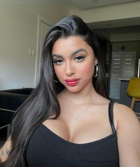 Valeria Carruyo pretty pornstar galleries