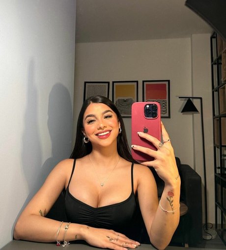 Valeria Carruyo hd actress picture