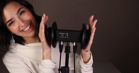 ASMR Glow pornstar high quality photos