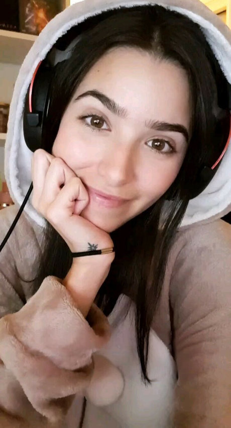 ASMR Glow hd pornstar img