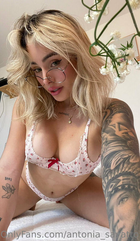 antonia savatto hot model picture