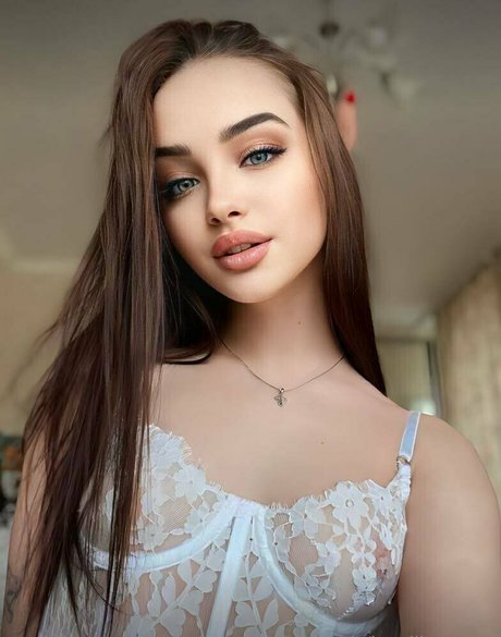 kamilla wang model perfect pic