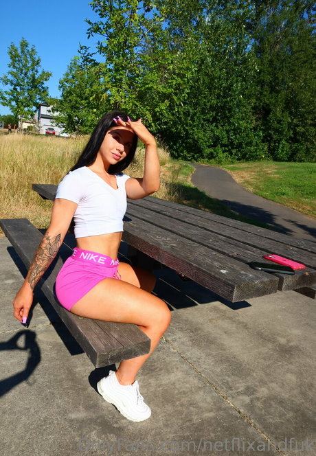 lizzysnyder18 art actress pic