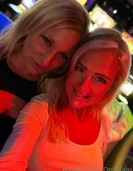 wicked olivia_ xxx pornstar photo