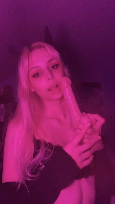 May Vierra model top images