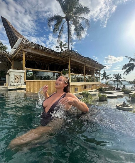 Daisydooxx naked model galleries