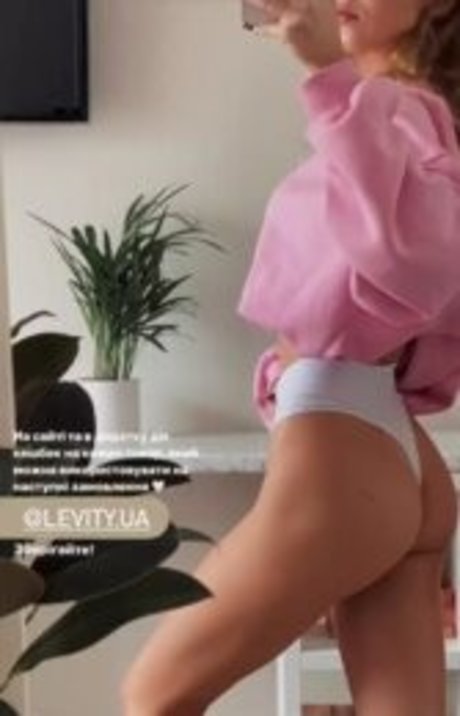 Mary Lvk beautiful pornstar pic