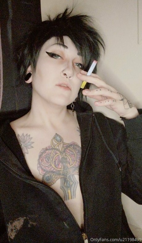 lovexee nice pornstar image