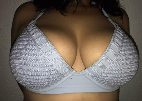 madurachichona naked model photo