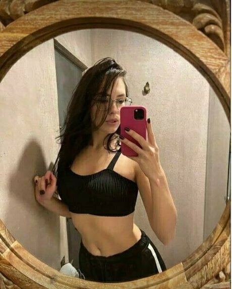 elara moonq pornstar naked pics