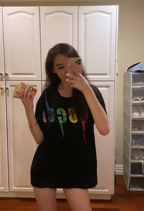 Fanfan model naked image