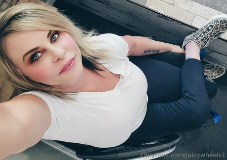 juicywheels1 pornstar exclusive galleries
