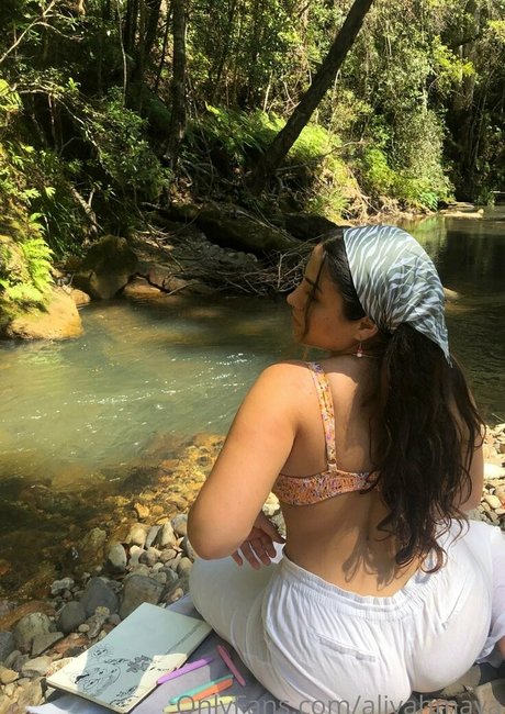 aliyahmaya star art photo