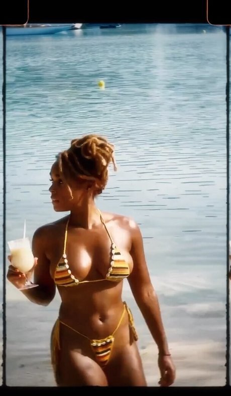 Janelle Monae nude model gallery