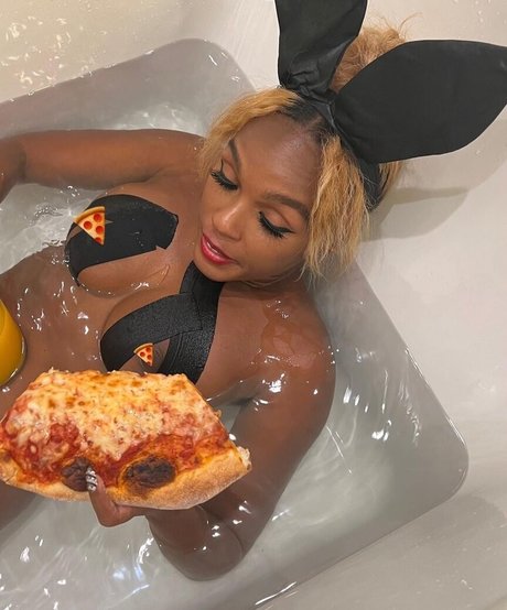 Janelle Monae star top gallery