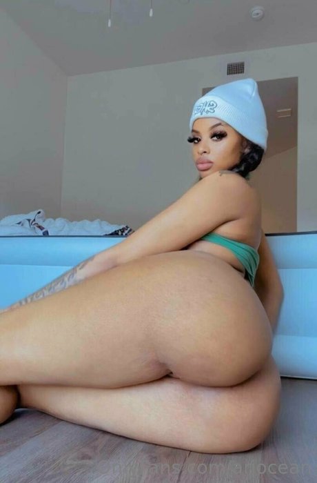 ariocean nude actress img