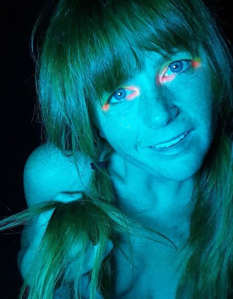 evieliekki nude model pictures