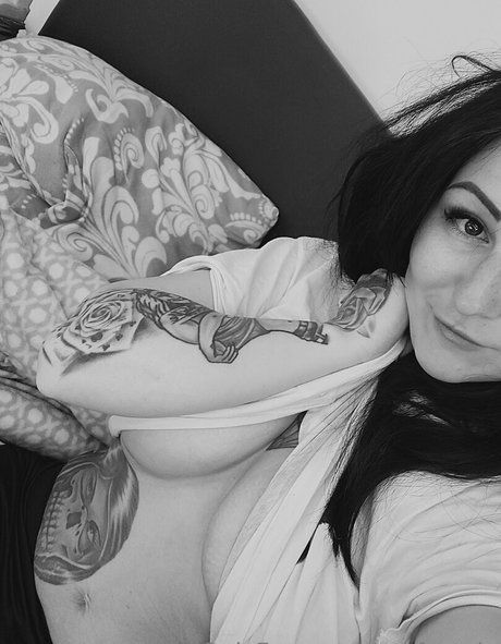 cheeky charlotte pretty model pic