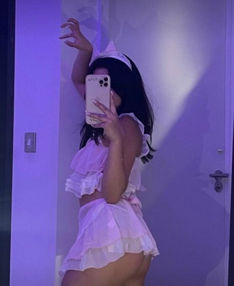 Ashlyne top star photo