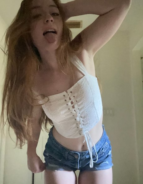 Thqtty adult star image