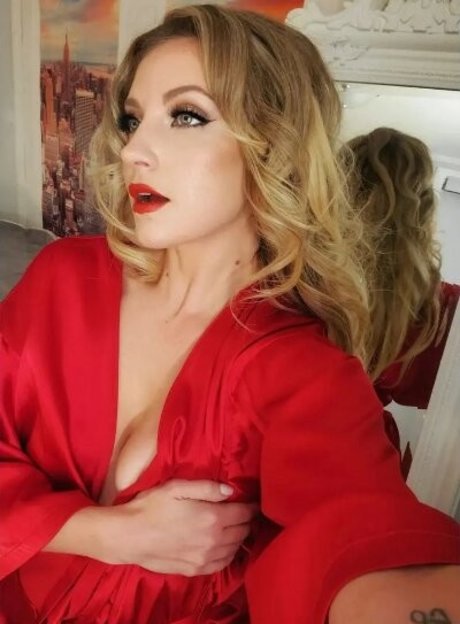 Cosplaybutterfly free actress img