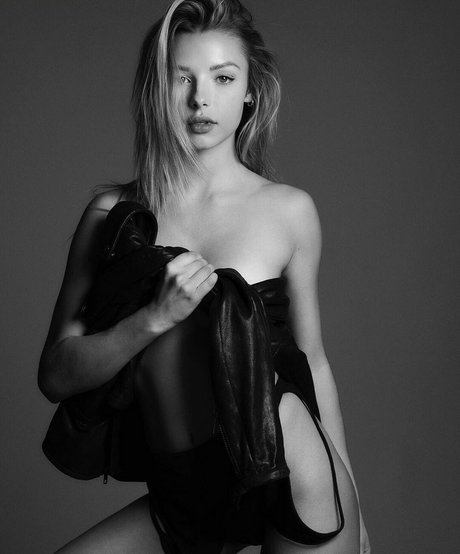 Madison Teeuws model adult images